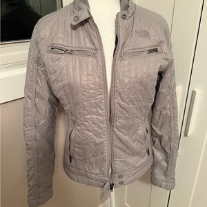 The North Face Women's Light Gray Puffer Jacket